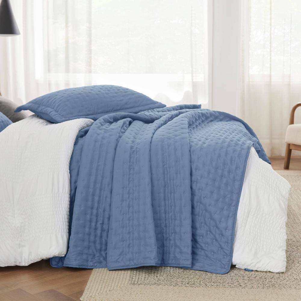 Bella Blue Quilt Set